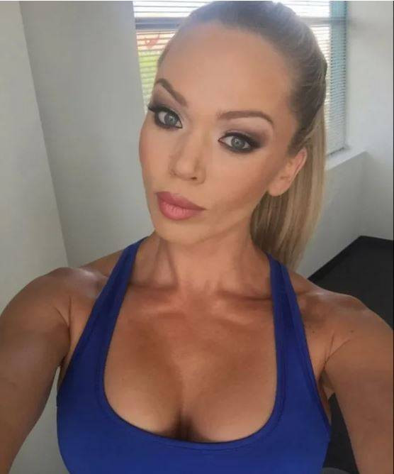 Ünlü model Loni Willison ön dişleri dökük yine çöp toplarken görüntülendi - Resim: 13